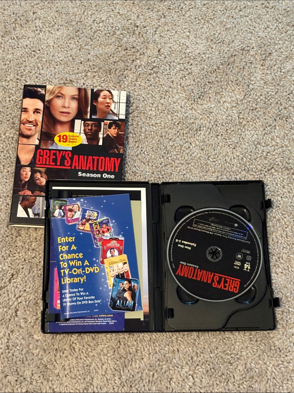 Grey's Anatomy Season One 2-DVD Set Slipcase 18 Bonus Scenes - Picture 4 of 5